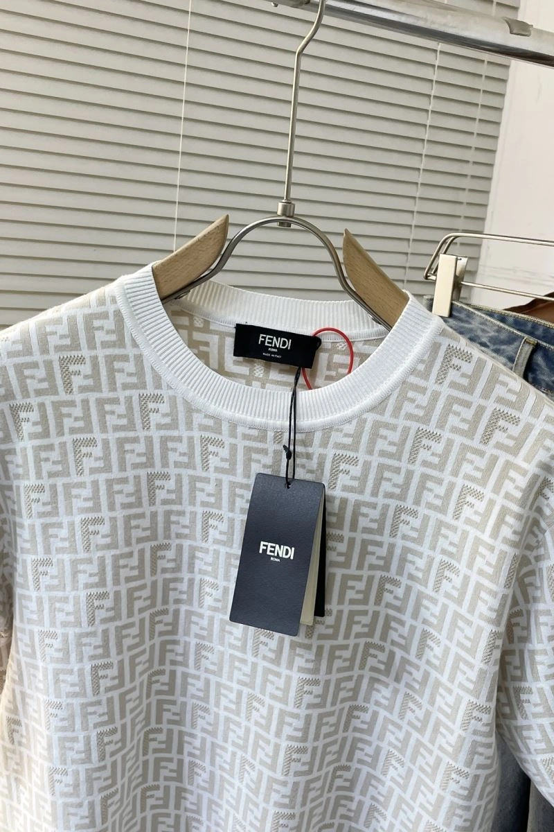 Fendi T-Shirts Resilient 121962