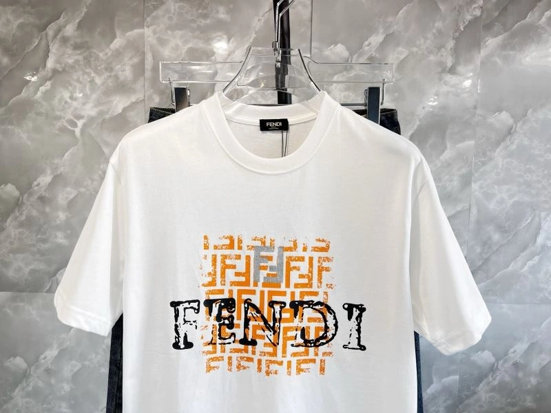 WellDesigned Fendi T-Shirts 121947