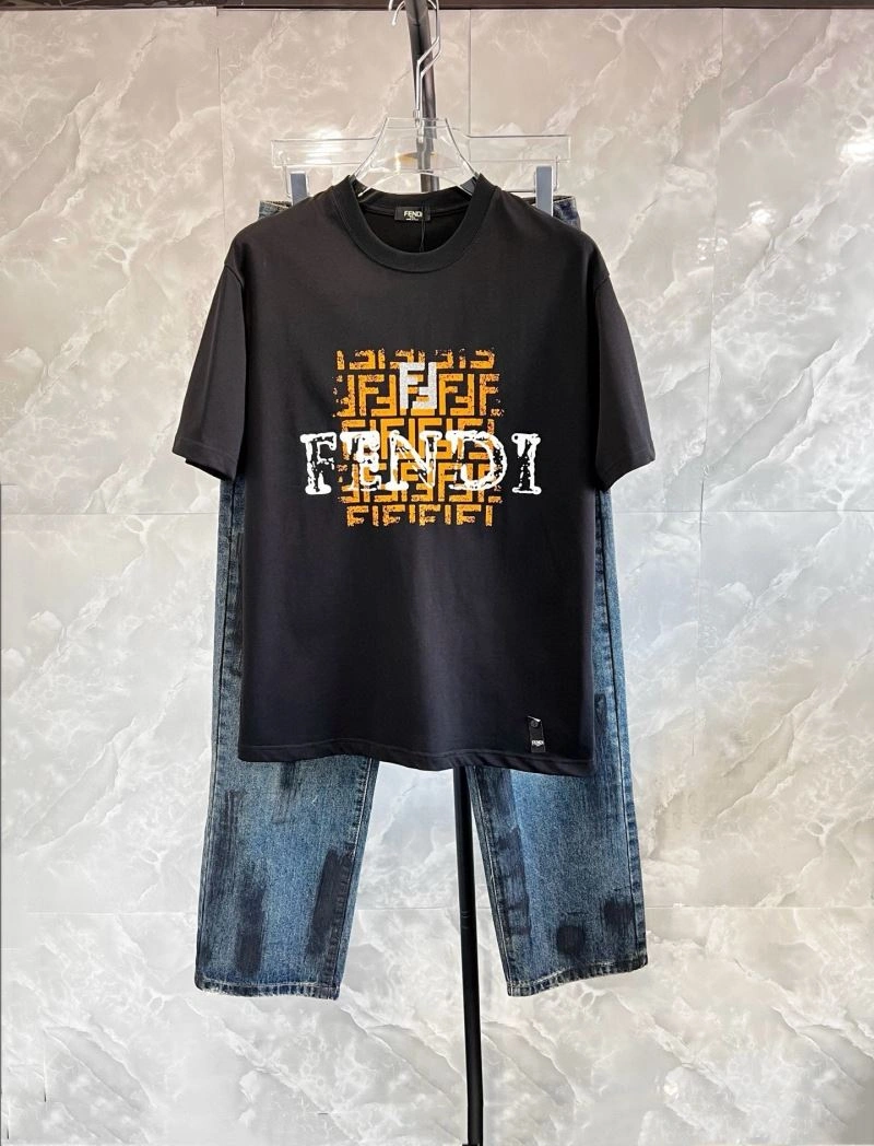 WellDesigned Fendi T-Shirts 121947