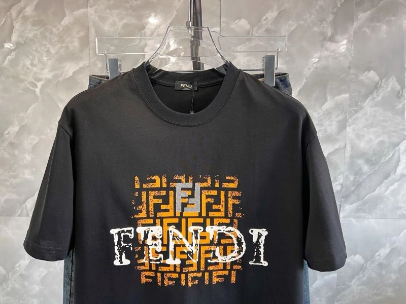 WellDesigned Fendi T-Shirts 121947