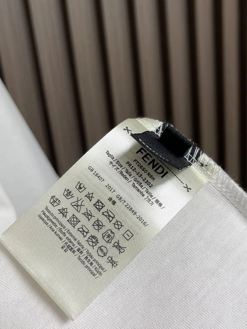 Fendi T-Shirts Lightweight 121898