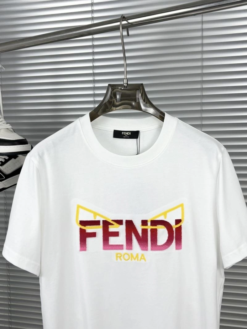 Fendi T-Shirts Trendsetting 121872