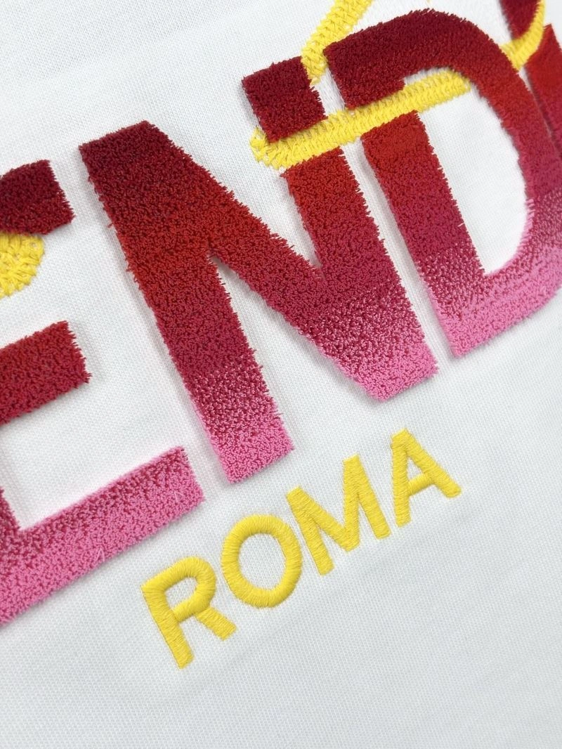 Fendi T-Shirts Trendsetting 121872