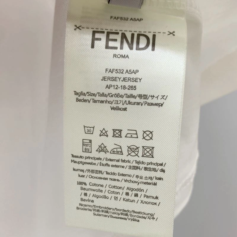 Fendi T-Shirts Comfortable 121873
