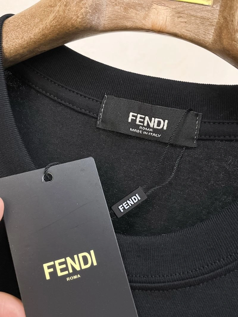 Fendi T-Shirts WellDesigned 121869
