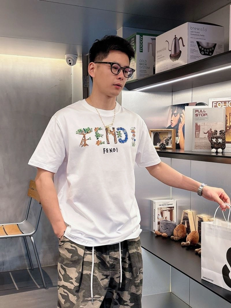 Seasonal Fendi T-Shirts 121711
