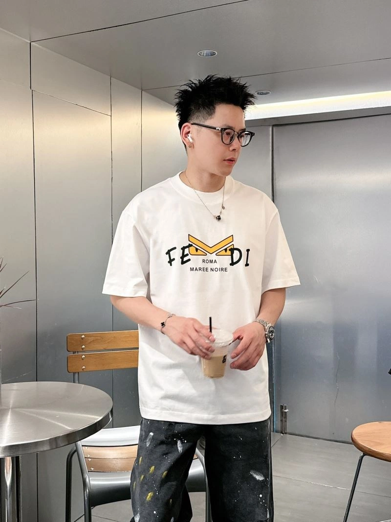 Fendi T-Shirts Resilient 121691