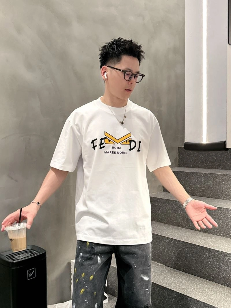 Fendi T-Shirts Resilient 121691