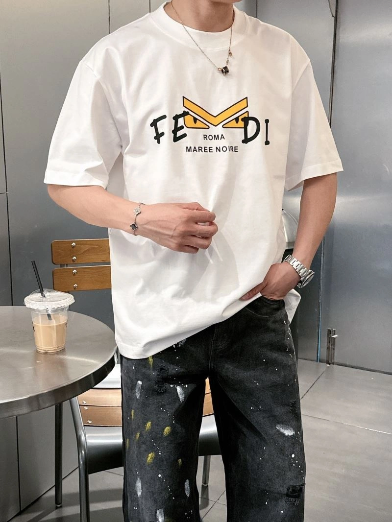 Fendi T-Shirts Resilient 121691