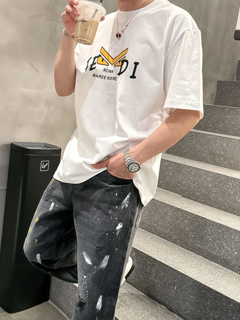 Fendi T-Shirts Resilient 121691