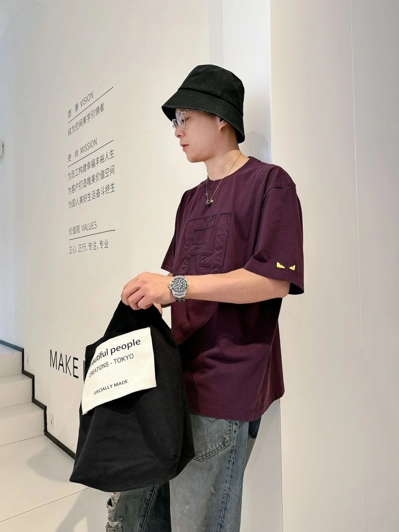Timeless Fendi T-Shirts 121722