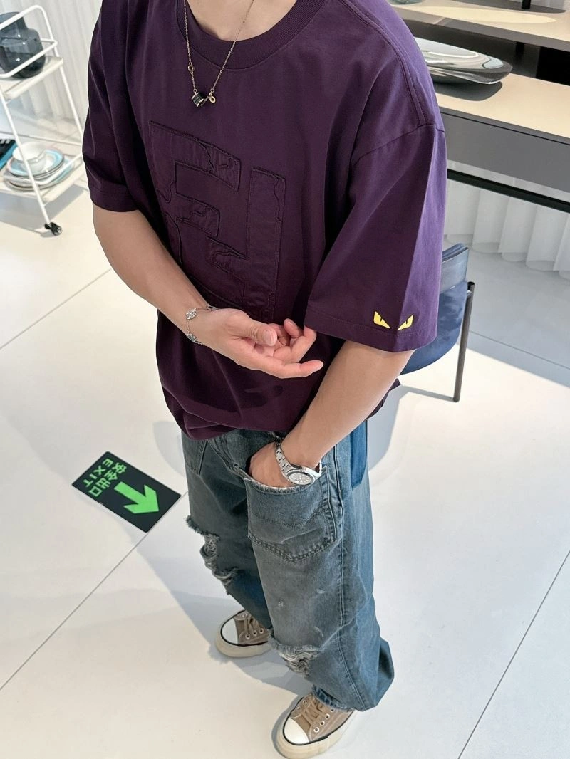 Timeless Fendi T-Shirts 121722