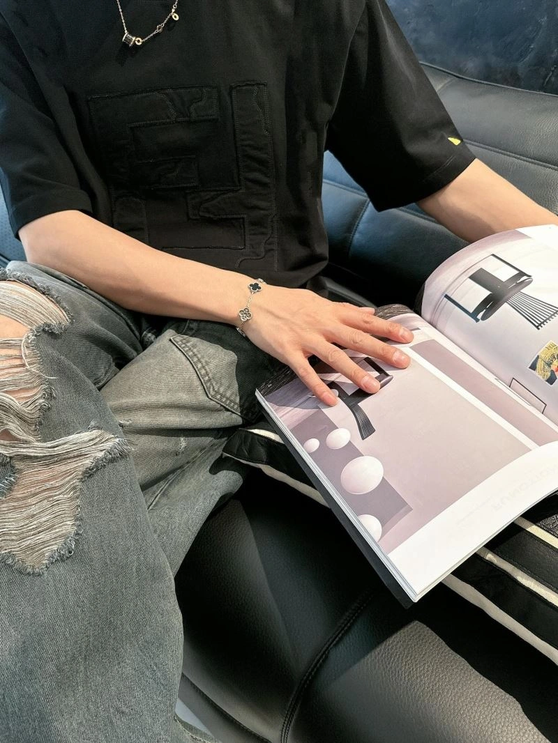 Lightweight Fendi T-Shirts 121692