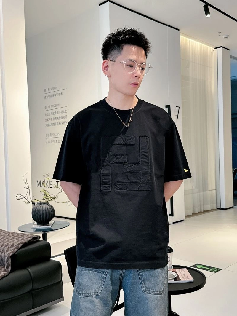 Lightweight Fendi T-Shirts 121692