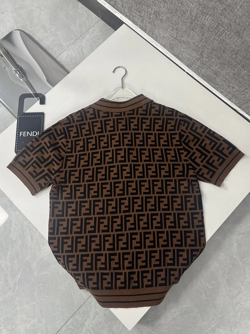 Fendi T-Shirts Sleek 121666