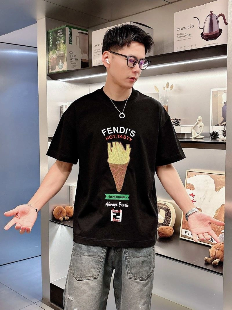 AllSeason Fendi T-Shirts 121650