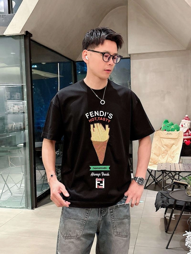 AllSeason Fendi T-Shirts 121650