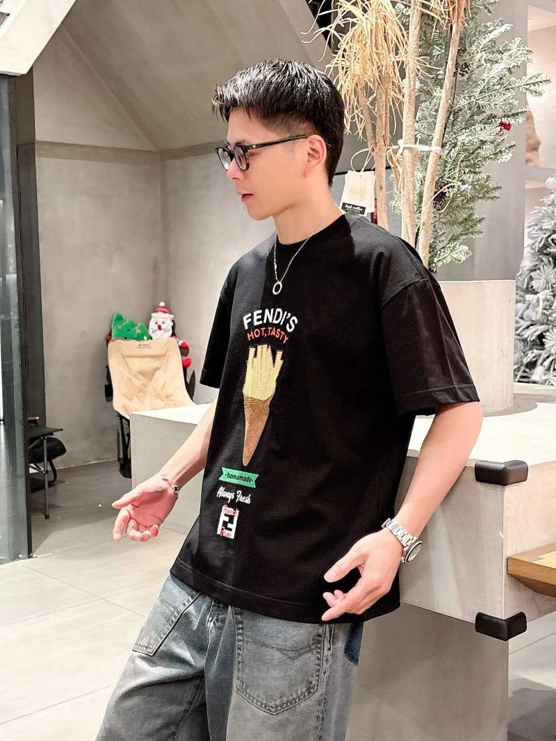 AllSeason Fendi T-Shirts 121650