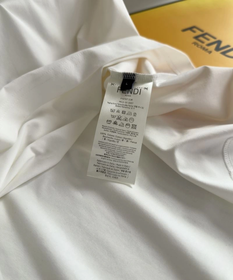 Fendi T-Shirts Vibrant 121632