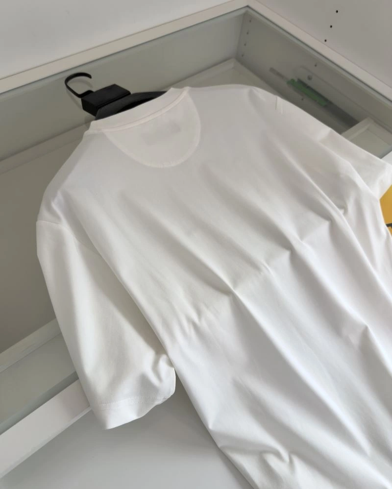 Fendi T-Shirts Vibrant 121632