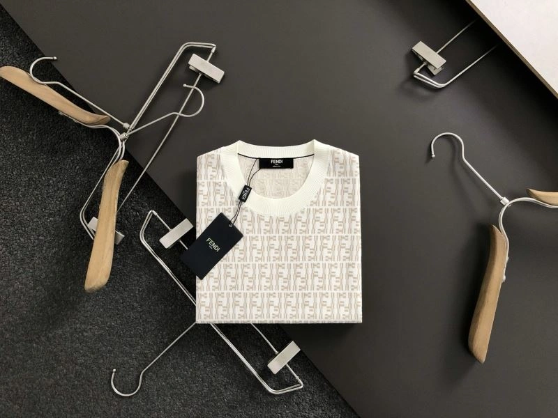 Fendi T-Shirts Versatile 121622