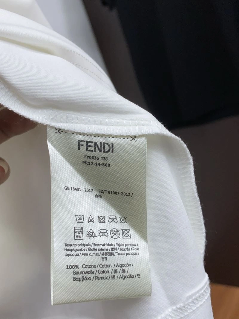 Fendi T-Shirts Soft 121435