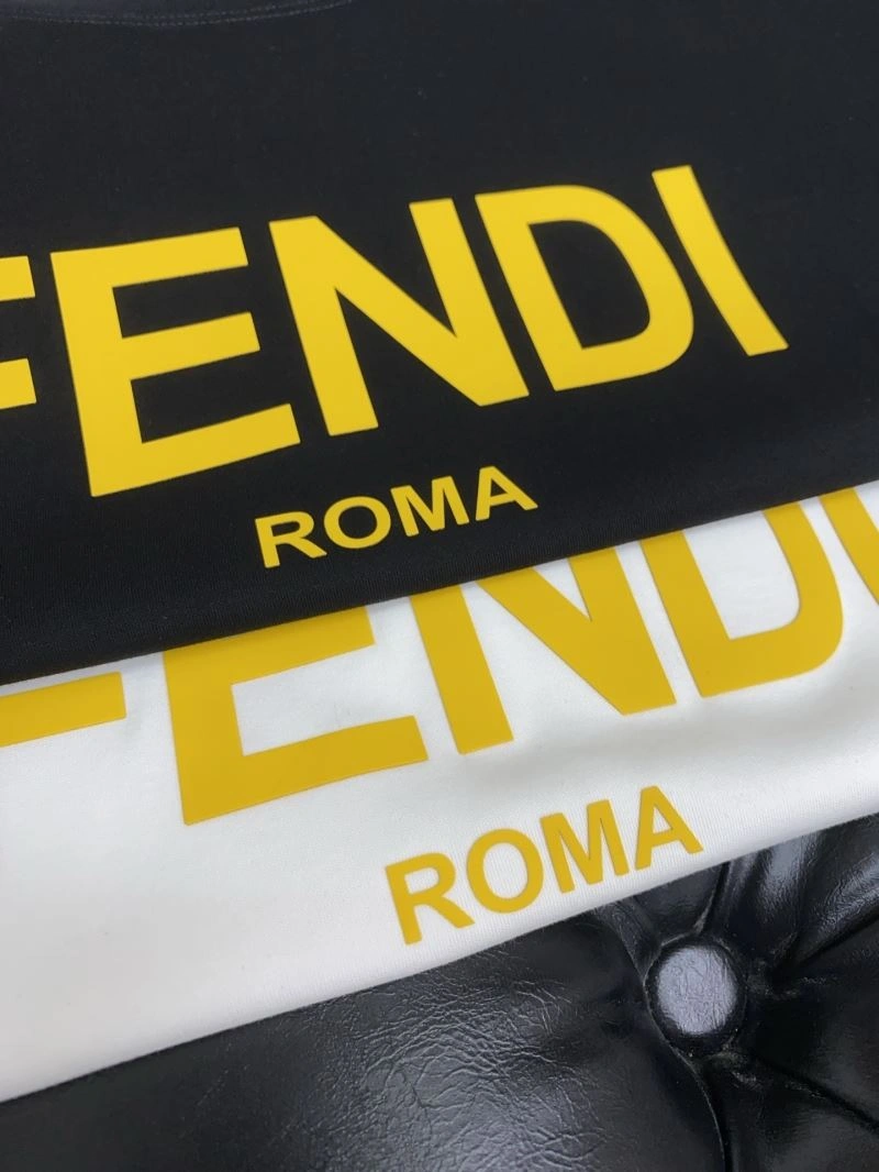 Fendi T-Shirts Soft 121435
