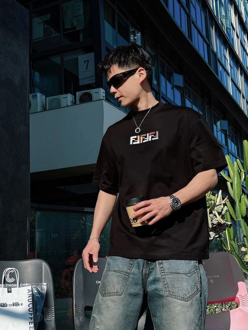Fendi T-Shirts Elegant 121432
