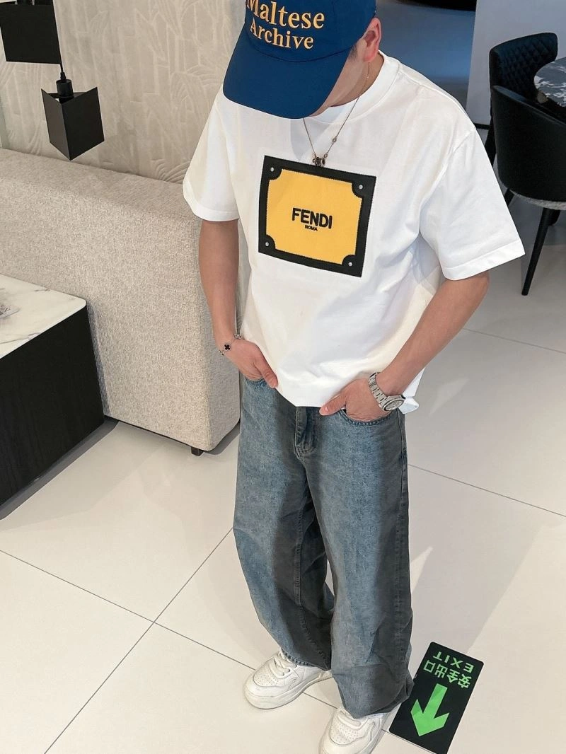 Fendi T-Shirts Cozy 121429