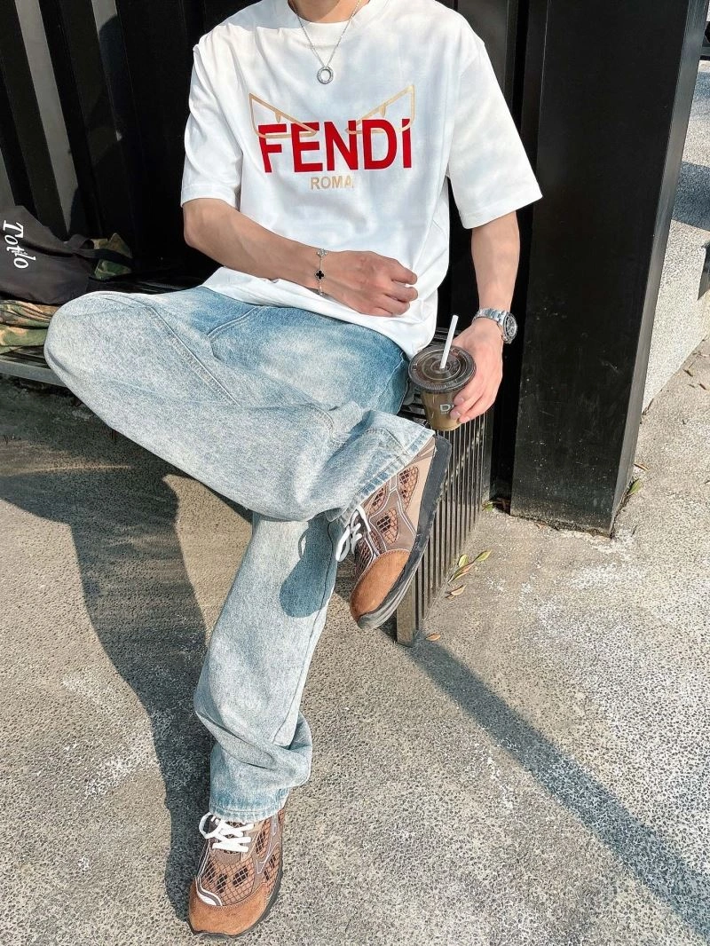Fendi T-Shirts Comfortable 121408