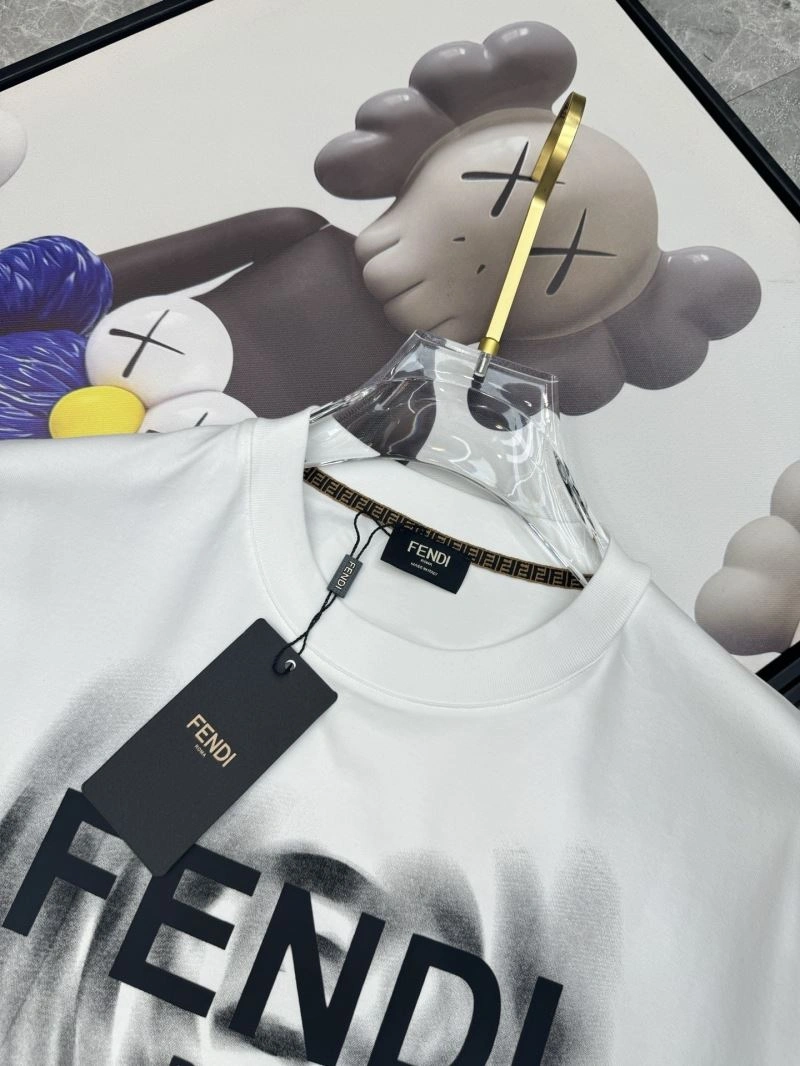 Functional Fendi T-Shirts 121417