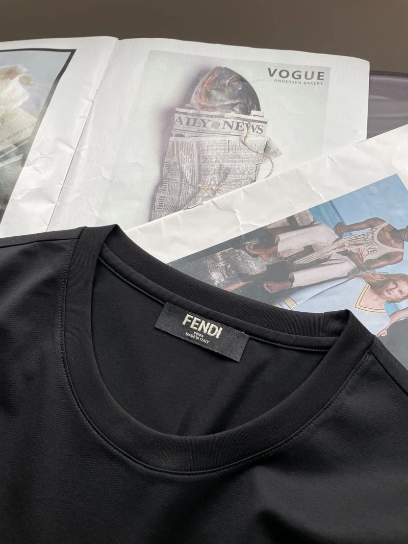 Fendi T-Shirts TimelessDesign 121414
