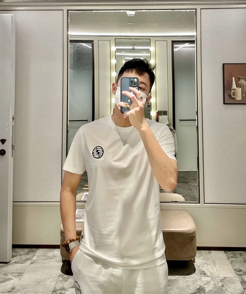 Sophisticated Fendi T-Shirts 121418