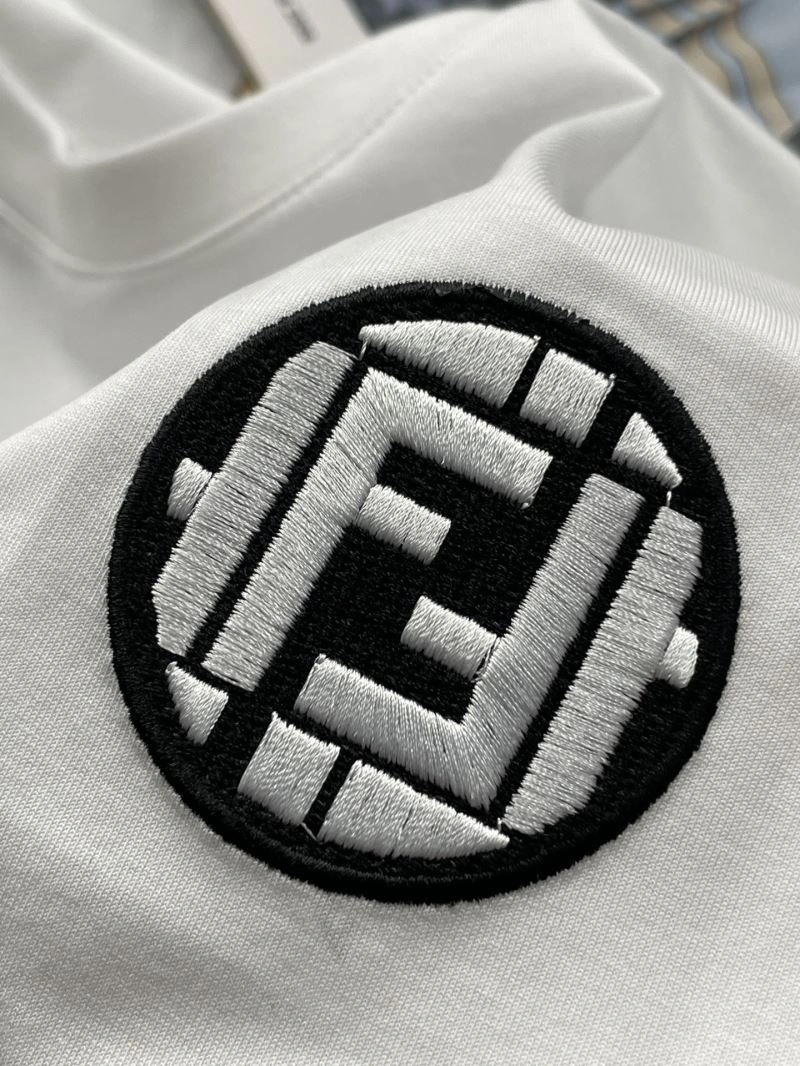 Sophisticated Fendi T-Shirts 121418