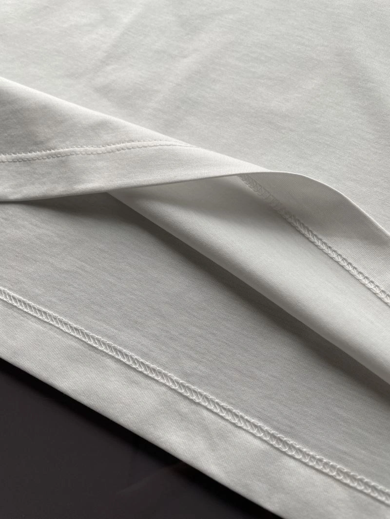 Sophisticated Fendi T-Shirts 121418