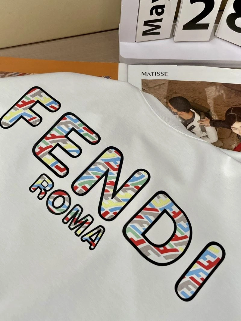 Fendi T-Shirts Resilient 121400