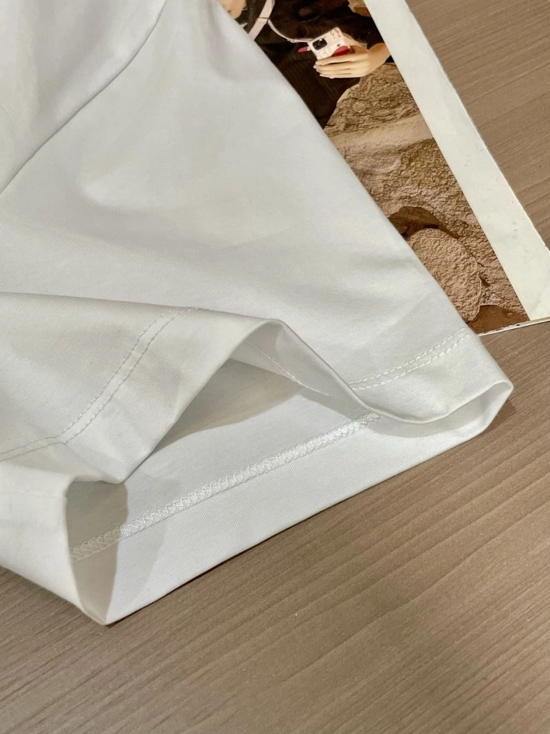 Fendi T-Shirts Resilient 121400