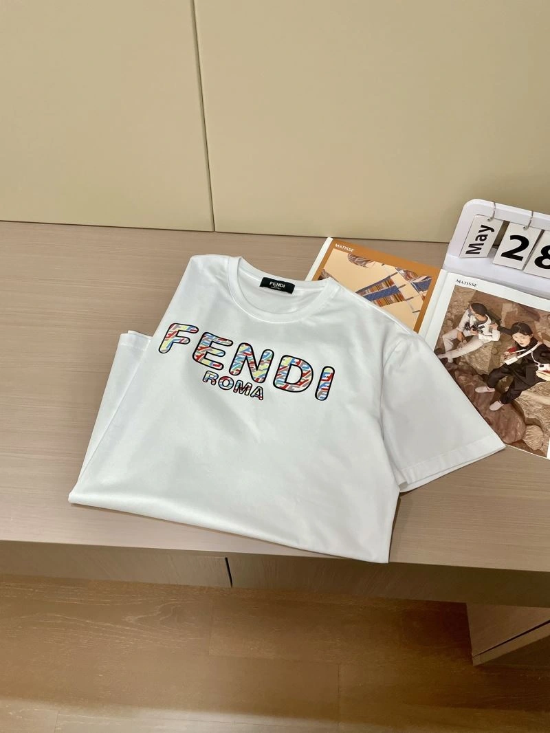 Fendi T-Shirts Resilient 121400