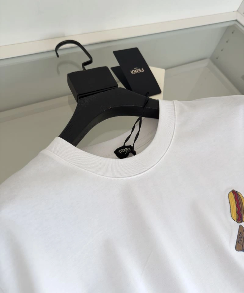 Comfortable Fendi T-Shirts 121422