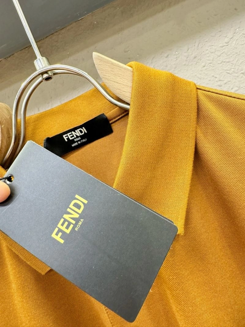 Fendi T-Shirts Elegant 121424