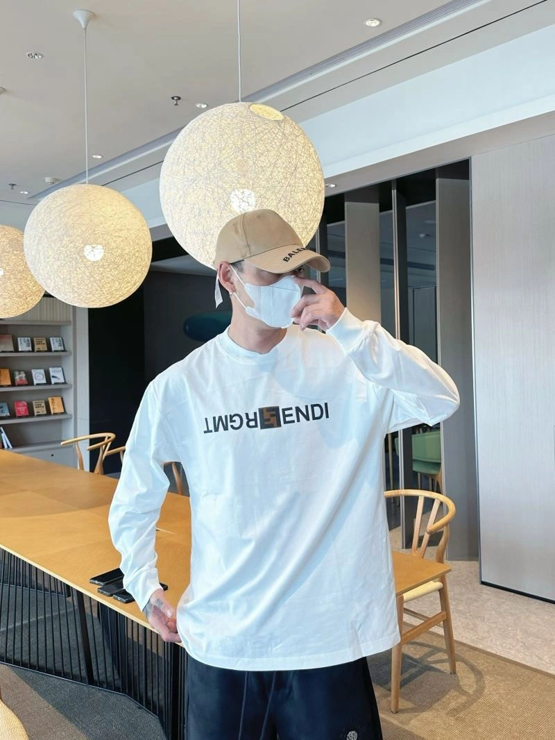 Fendi T-Shirts Cozy 121421
