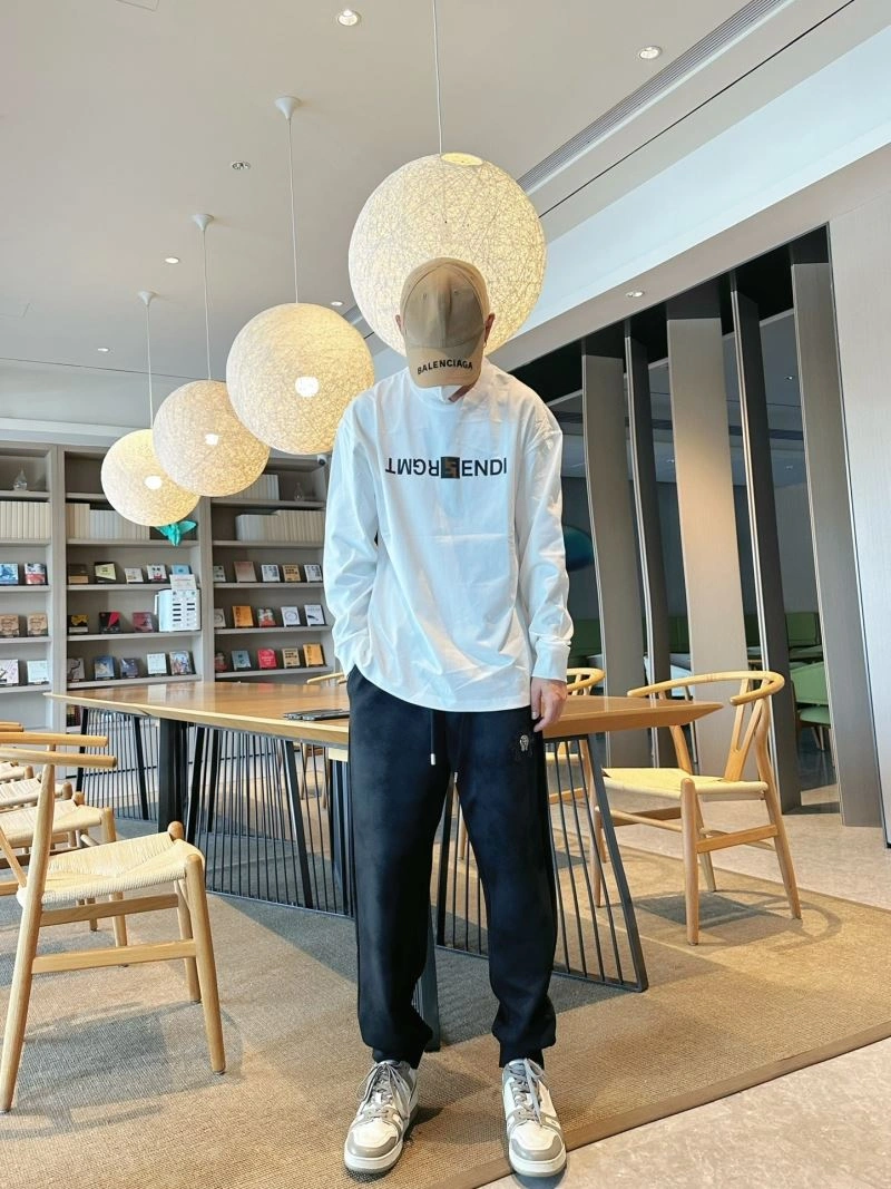 Fendi T-Shirts Cozy 121421
