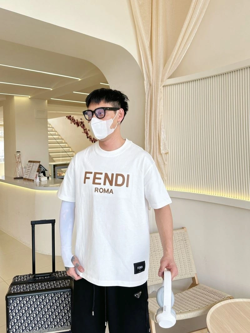 Fendi T-Shirts Refined 121364