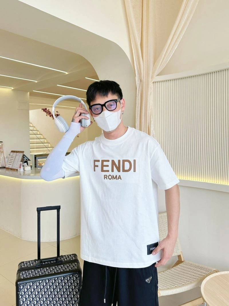 Fendi T-Shirts Refined 121364