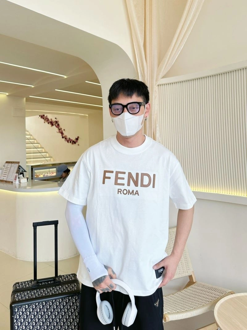 Fendi T-Shirts Refined 121364
