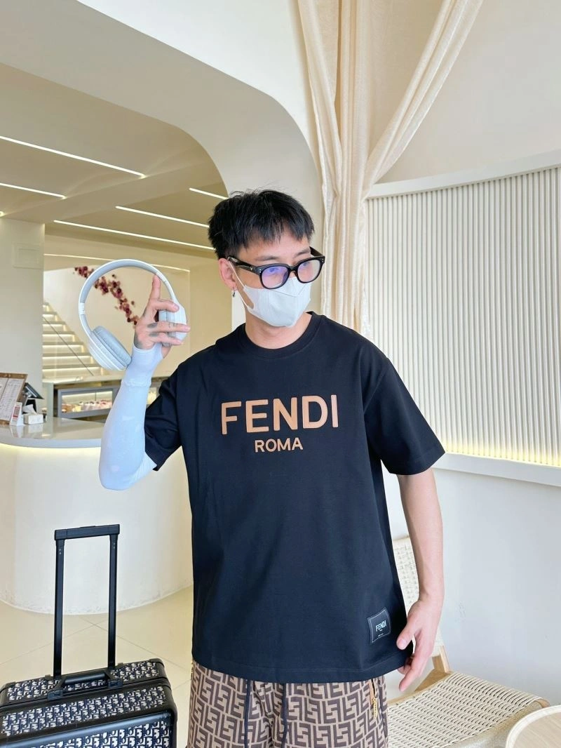 Packable Fendi T-Shirts 121378