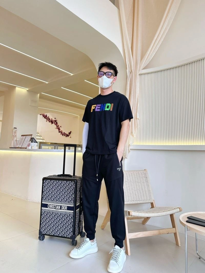 Fendi T-Shirts TimelessDesign 121376
