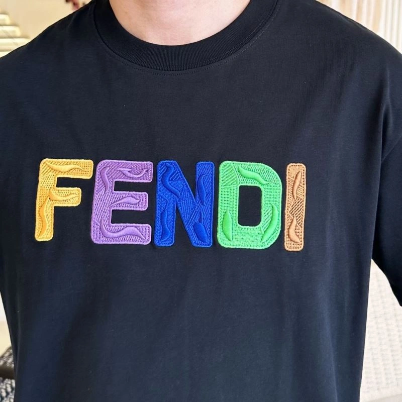 Fendi T-Shirts TimelessDesign 121376