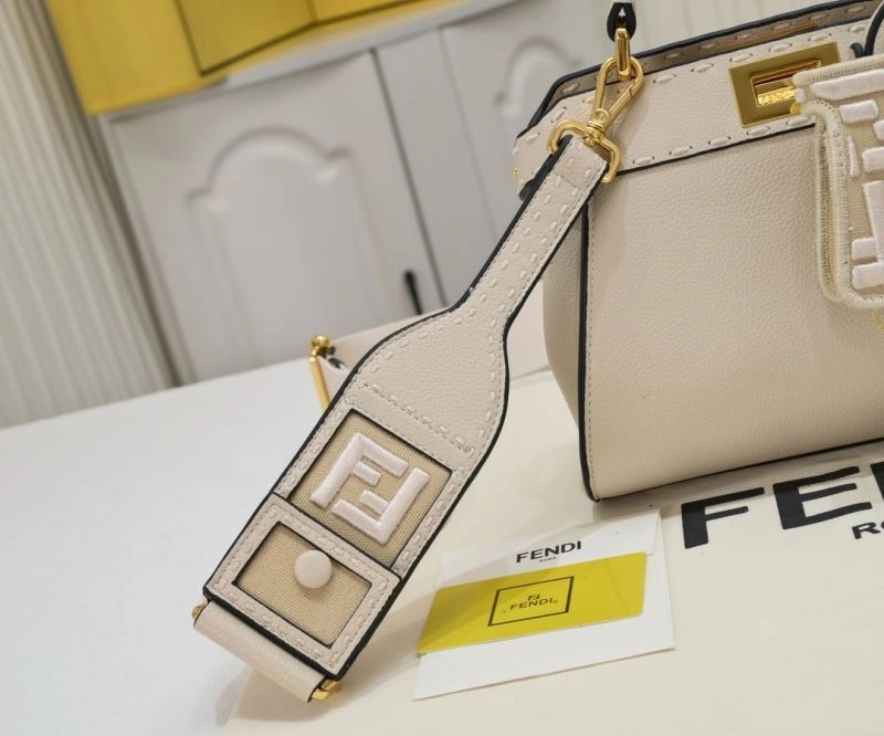 Thermal Fendi Top Handle Bags 85065