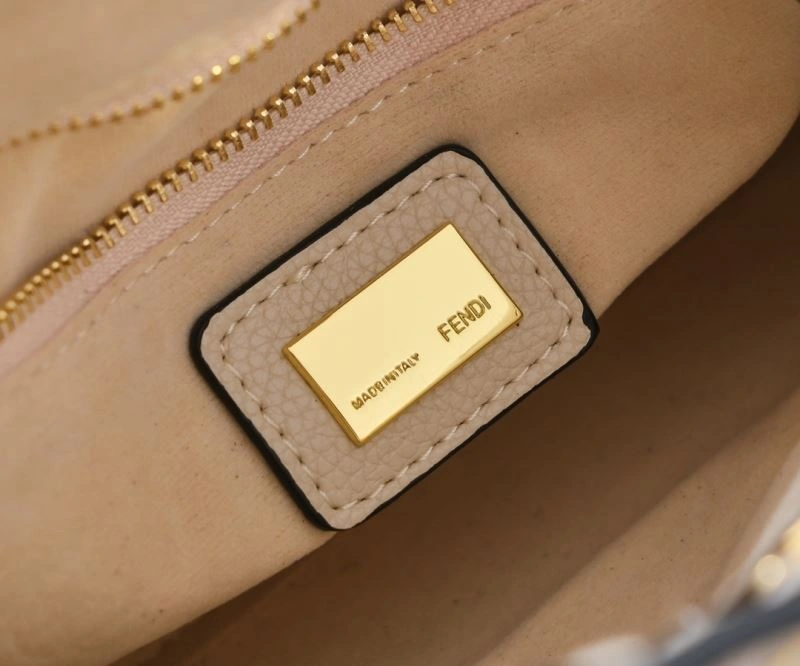 Thermal Fendi Top Handle Bags 85065
